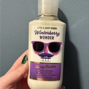 Bath & Body Works Winterberry Wonder Berry Festive Lotion - Purple & Cream